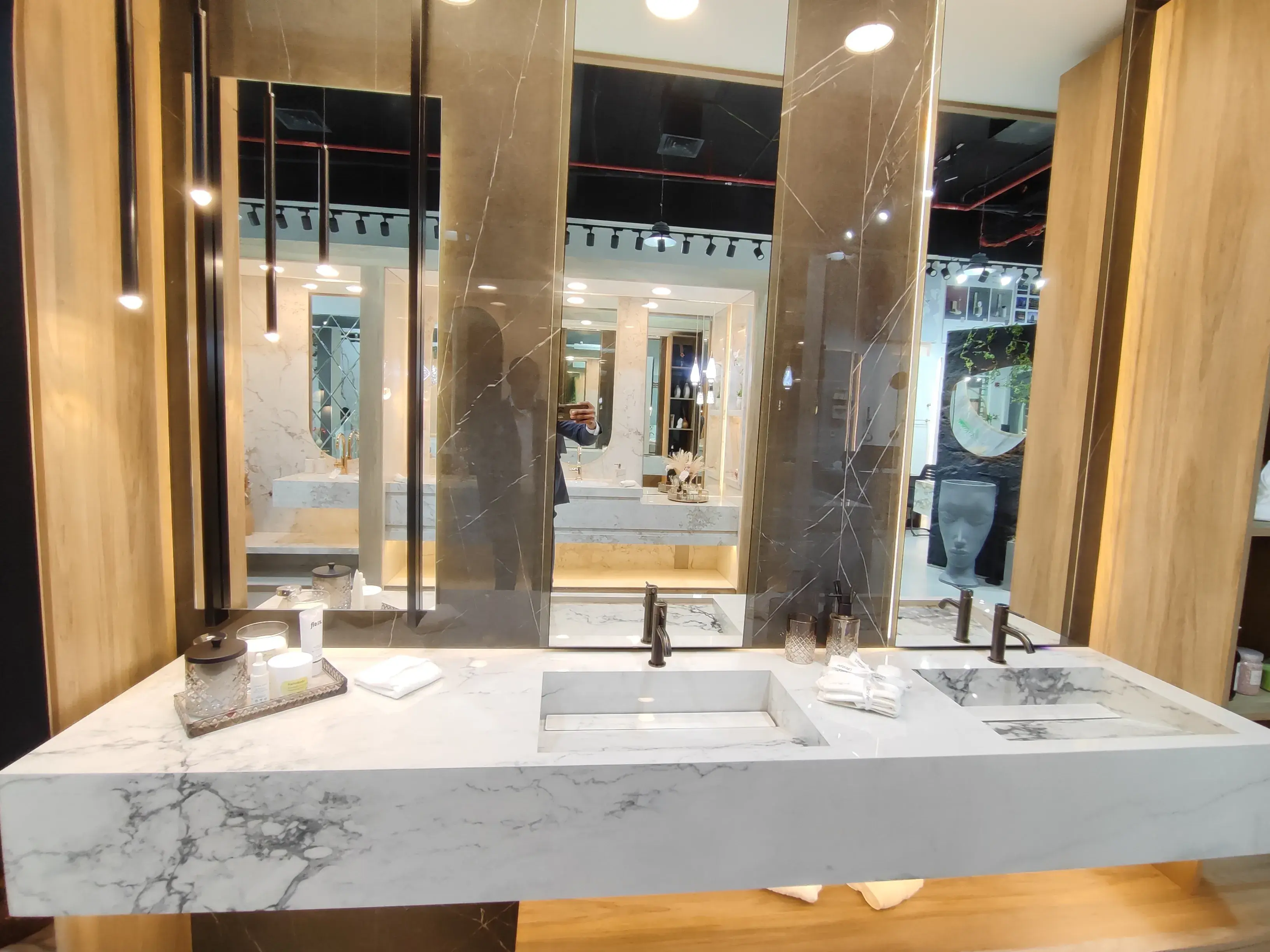 Porcelain Counter 