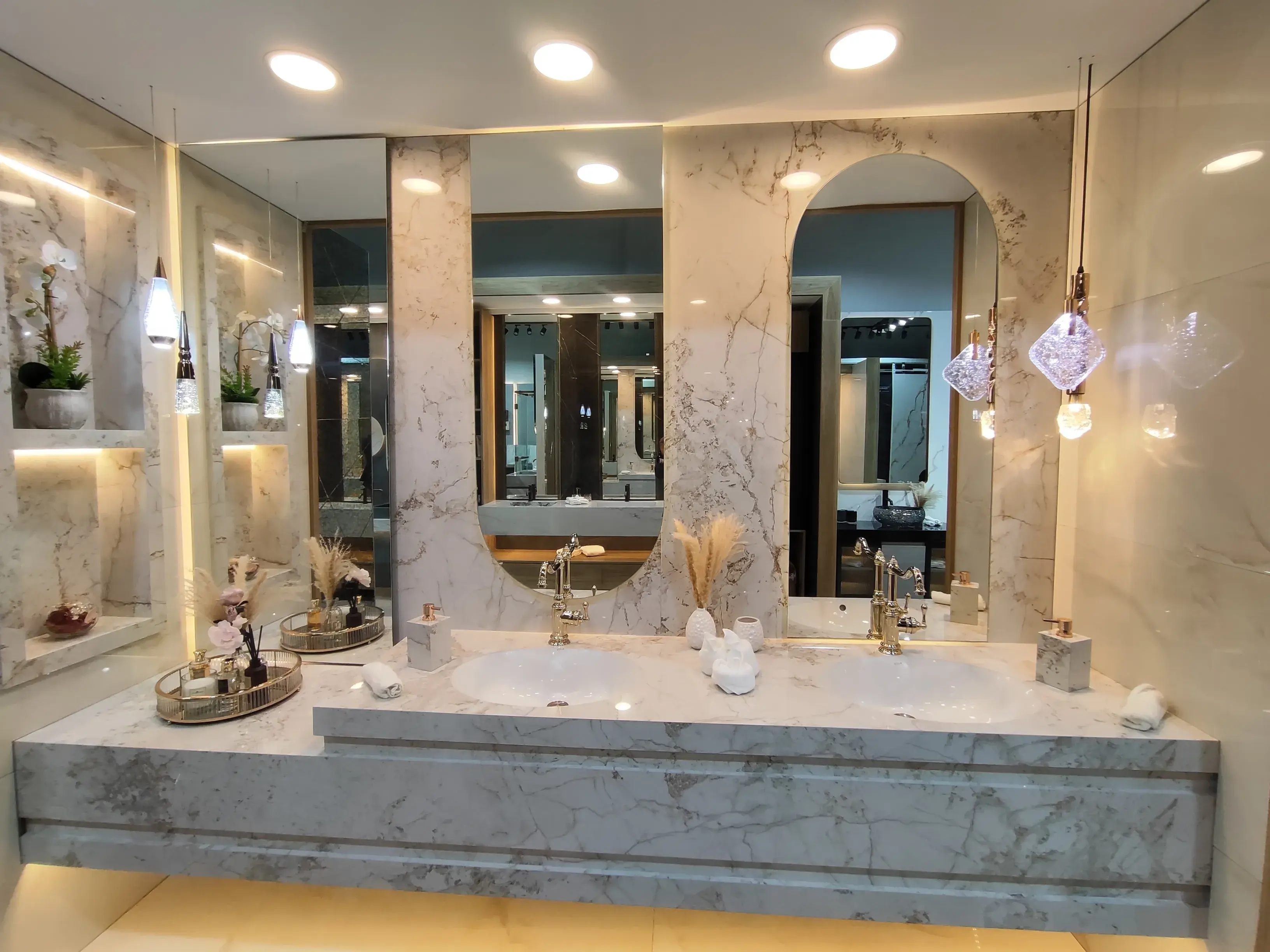 Porcelain Counter 
