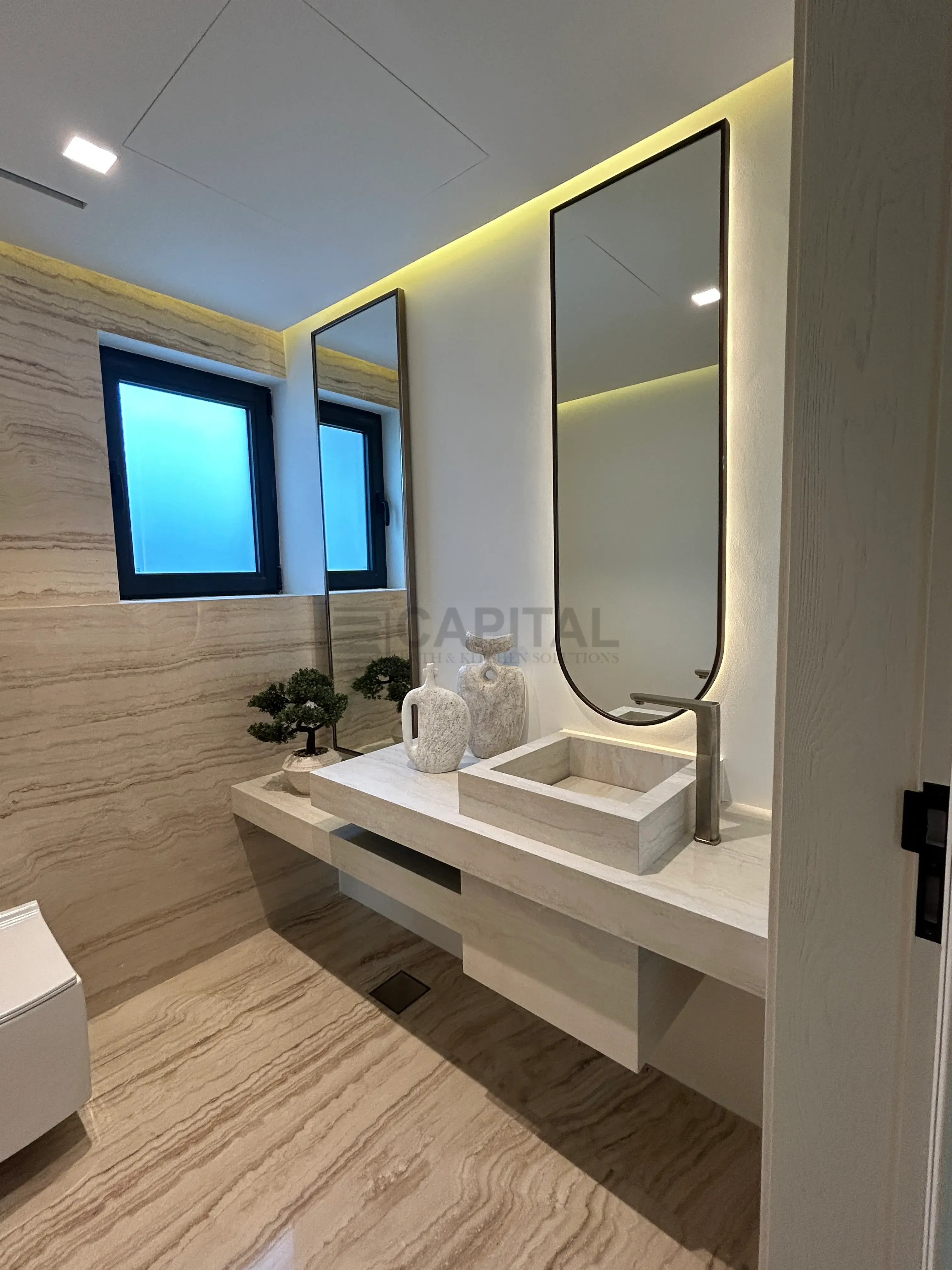 Solo Series Monolithic L-Shape Console 